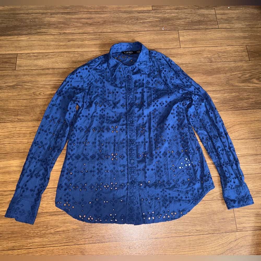 LAUREN Ralph Lauren black label navy eyelet button-down shirt petite medium